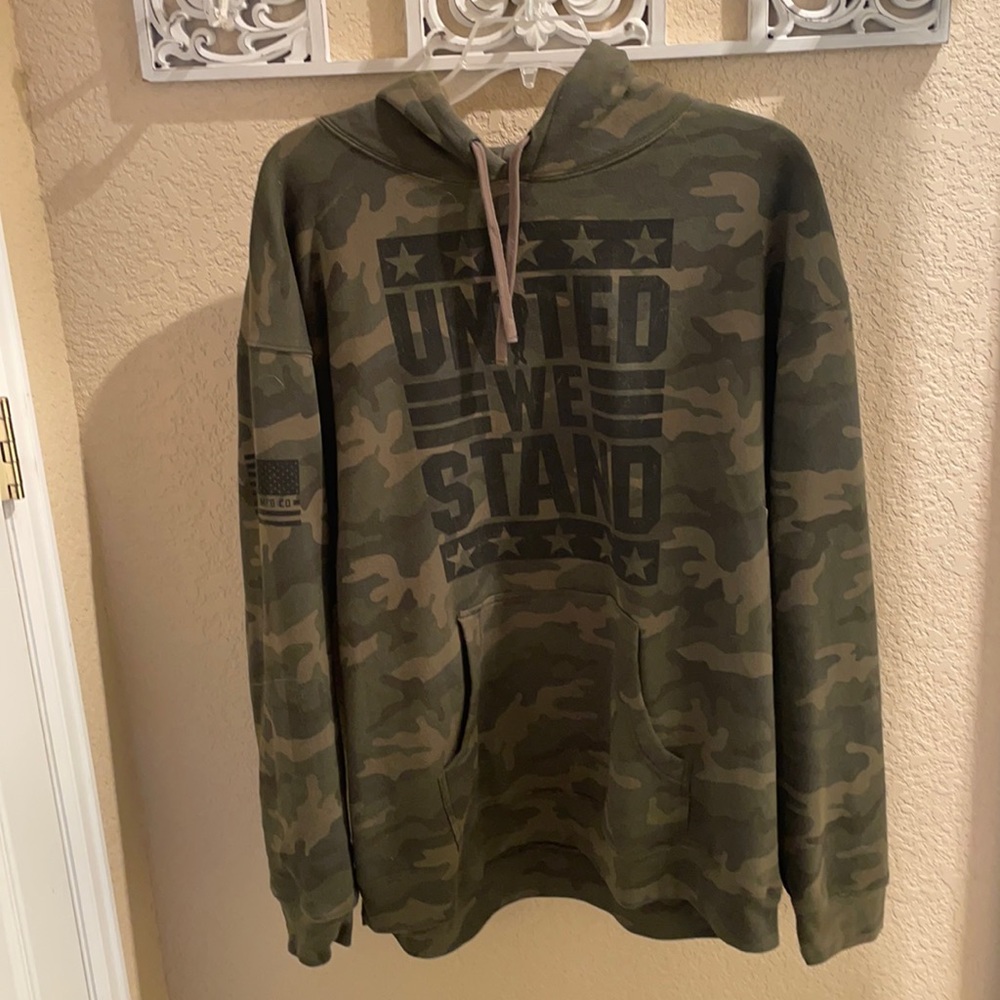 Men’s howitzer patriots camo hoodie size XXL